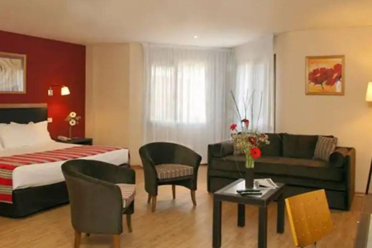 Land Express Neuquen Hotell Exteriör bild