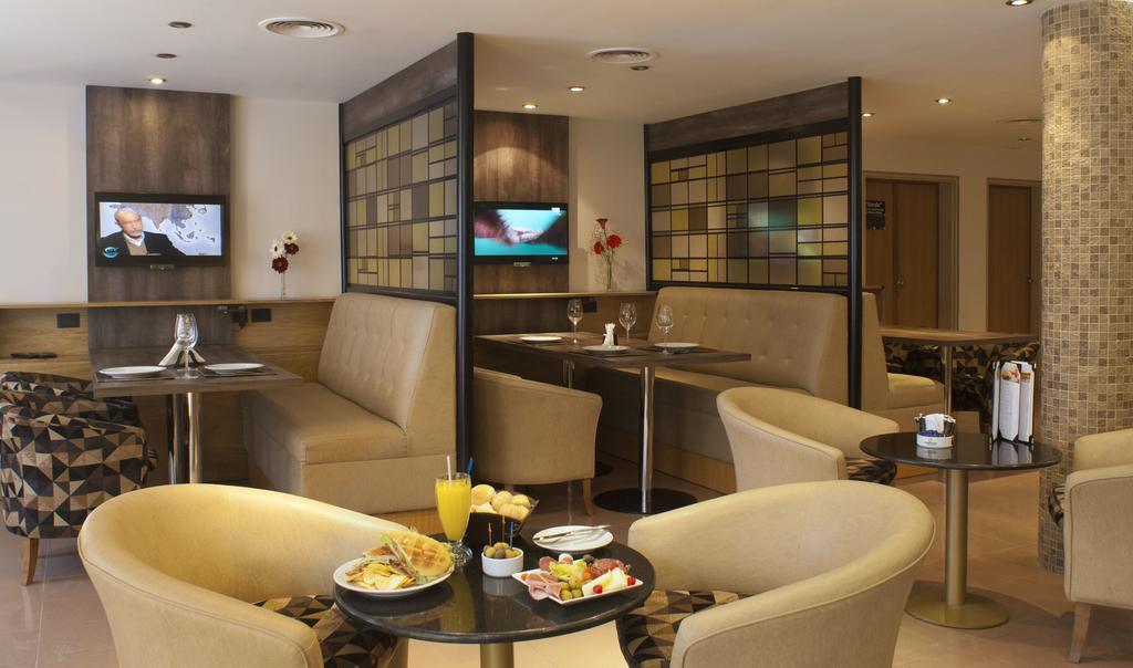 Land Express Neuquen Hotell Exteriör bild