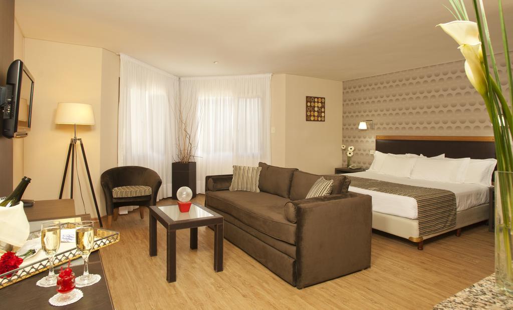 Land Express Neuquen Hotell Exteriör bild