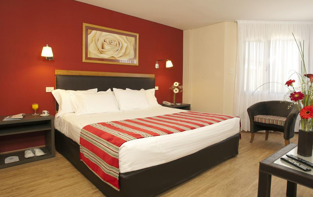 Land Express Neuquen Hotell Exteriör bild