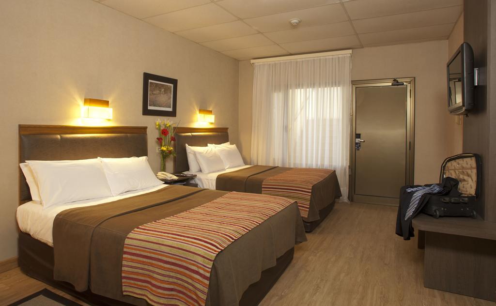 Land Express Neuquen Hotell Exteriör bild